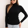 pulover-negru-cu-guler-inalt-si-maneca-lunga