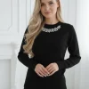 pulover-negru-elegant-cu-aplicatii-tip-colier-de-cristale