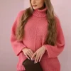 pulover-oversized-roz-tricotat-cu-guler-inalt