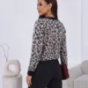 pulover-pufos-cu-imprimeu-leopard