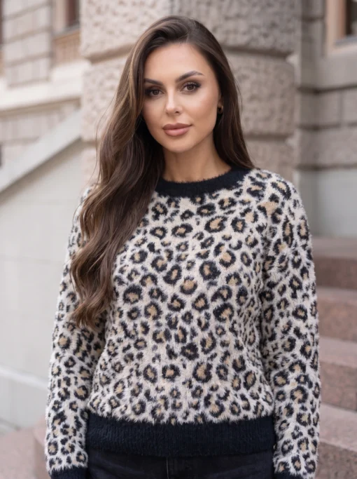 pulover-pufos-cu-imprimeu-leopard