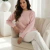 pulover-roz-elegant-cu-perle-decorative
