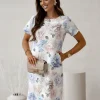 rochie-alba-cu-imprimeu-floral-pastel-si-croi-drept