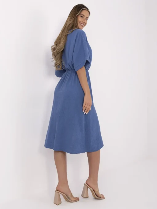 rochie-albastra-din-bumbac-cu-decolteu-petrecut-si-crapatura-laterala