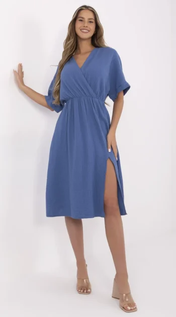 rochie-albastra-din-bumbac-cu-decolteu-petrecut-si-crapatura-laterala