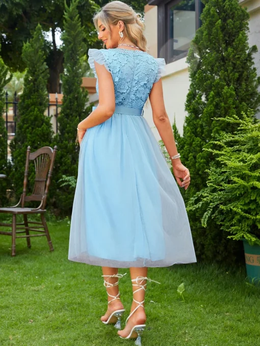 rochie-albastra-midi-din-dantela-cu-volane-si-fusta-din-tull