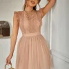rochie-barbara-powder-cu-detalii-din-dantela-si-volanase