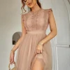 rochie-barbara-powder-cu-detalii-din-dantela-si-volanase