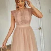 rochie-barbara-powder-cu-detalii-din-dantela-si-volanase