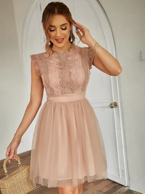 rochie-barbara-powder-cu-detalii-din-dantela-si-volanase