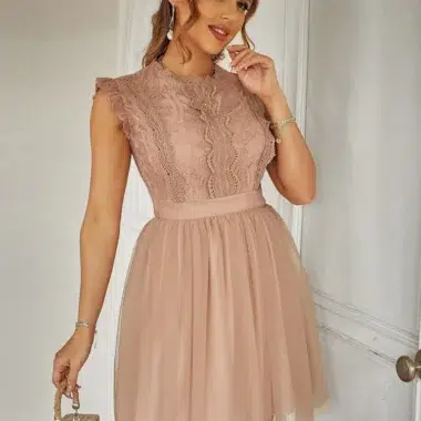 Rochie Barbara Powder, cu detalii din dantela si volanase