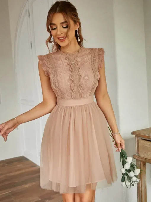 rochie-barbara-powder-cu-detalii-din-dantela-si-volanase