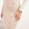 rochie-bej-din-tricot-cu-nasturi-decorativi-si-crapatura-laterala