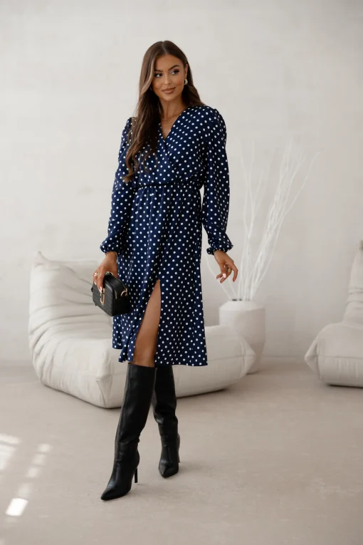 rochie-bleumarin-cu-buline-albe-decolteu-petrecut-si-crapatura-laterala