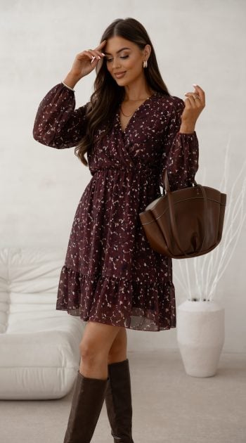 rochie-bordo-cu-imprimeu-abstract-decolteu-petrecut-si-captuseala