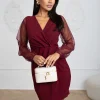 rochie-bordo-eleganta-cu-maneci-din-tull-si-decolteu-petrecut