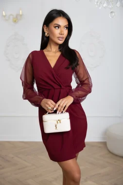 Rochie bordo eleganta cu maneci din tull si decolteu petrecut