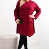 rochie-bordo-marime-mare-cu-insertie-decorativa-din-paiete-si-funda-laterala