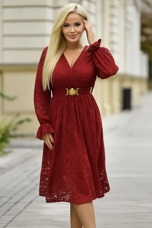 rochie-burgundy-eleganta-din-dantela-cu-decolteu-petrecut-si-maneci-lungi