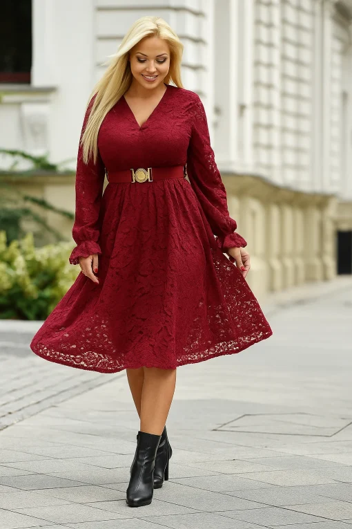rochie-burgundy-eleganta-din-dantela-cu-decolteu-petrecut-si-maneci-lungi