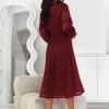 rochie-burgundy-eleganta-din-dantela-cu-decolteu-petrecut-si-maneci-lungi