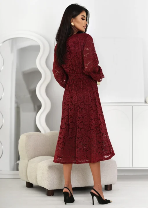 rochie-burgundy-eleganta-din-dantela-cu-decolteu-petrecut-si-maneci-lungi