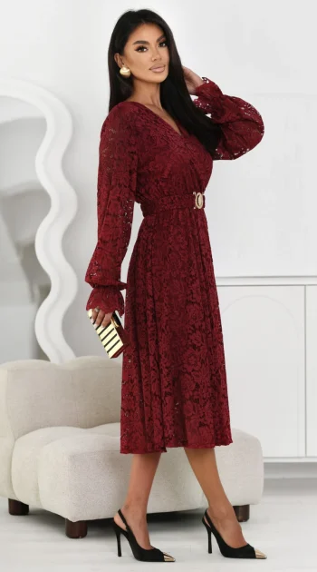 rochie-burgundy-eleganta-din-dantela-cu-decolteu-petrecut-si-maneci-lungi