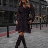 rochie-ciocolatie-cu-imprimeu-abstract-decolteu-petrecut-si-captuseala