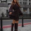 rochie-ciocolatie-cu-imprimeu-abstract-decolteu-petrecut-si-captuseala