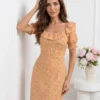 rochie-cu-imprimeu-floral-si-volanase