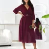 rochie-eleganta-bordo-cu-decolteu-petrecut-si-curea-in-talie