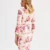 rochie-eleganta-cu-model-floral-si-decolteu-petrecut