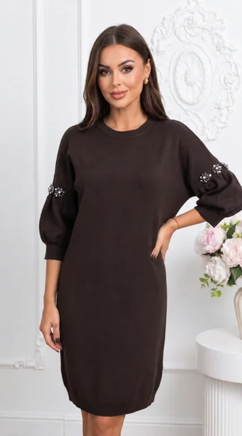 rochie-eleganta-din-tricot-cu-aplicatii-din-strasuri-pe-maneci