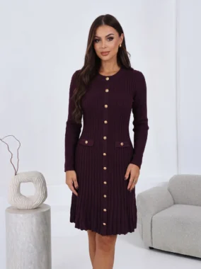 Rochie eleganta din tricot striat cu nasturi aurii