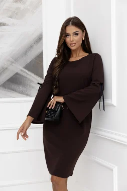 Rochie eleganta maro cu maneci evazate si panglici decorative