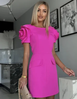 Rochie fucsia eleganta cu volane pe umeri si croi drept