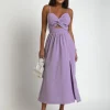 rochie-lila-eleganta-cu-bretele-subtiri-si-crapatura-laterala