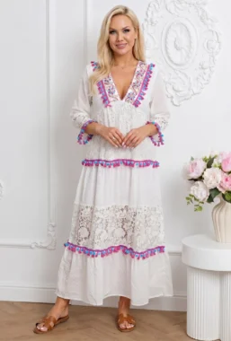 Rochie lunga alba brodata cu ciucuri colorati si insertii de dantela