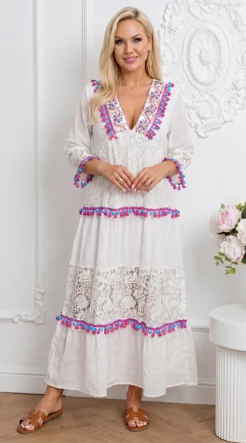 rochie-lunga-alba-brodata-cu-ciucuri-colorati-si-insertii-de-dantela