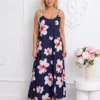 rochie-lunga-alba-cu-imprimeu-floral-si-detaliu-auriu-pe-bretele