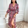 rochie-lunga-cu-imprimeu-floral-si-nasturi-decorativi