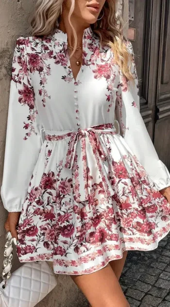 rochie-marieta-pink-scurta-cu-model-floral-si-maneci-lungi