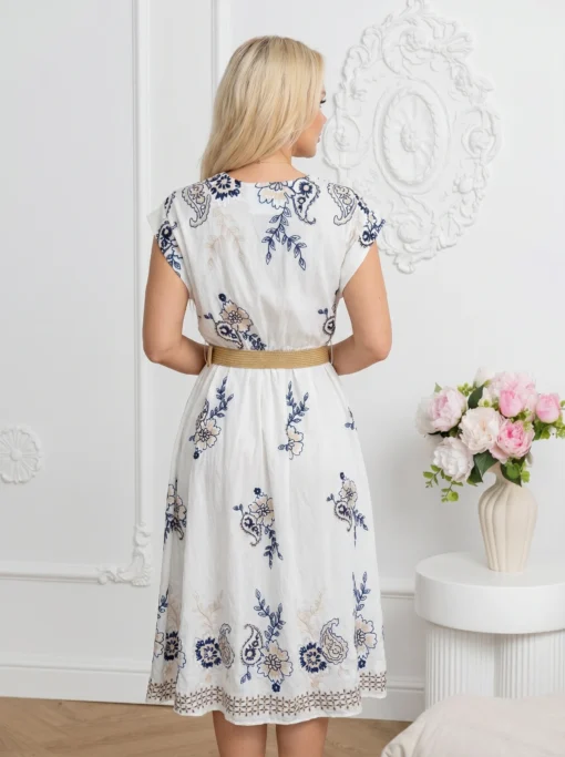 rochie-midi-alba-cu-broderie-decolteu-in-v-si-curea-textila