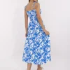 rochie-midi-alba-cu-imprimeu-albastru-si-bretele-subtiri