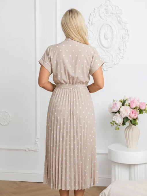 rochie-midi-bej-plisata-cu-buline-albe-si-decolteu-petrecut
