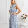 rochie-midi-bleu-cu-flori-brodate-si-curea-impletita