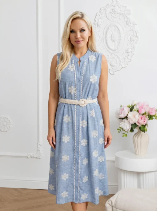 rochie-midi-bleu-cu-flori-brodate-si-curea-impletita