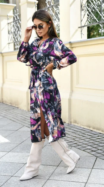 rochie-midi-cu-imprimeu-floral-abstract-mov-si-crapatura-laterala