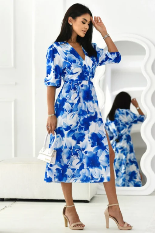 rochie-midi-cu-imprimeu-floral-albastru-decolteu-petrecut-si-maneci-bufante