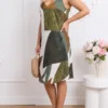 rochie-midi-cu-imprimeu-geometric-kaki-si-bretele